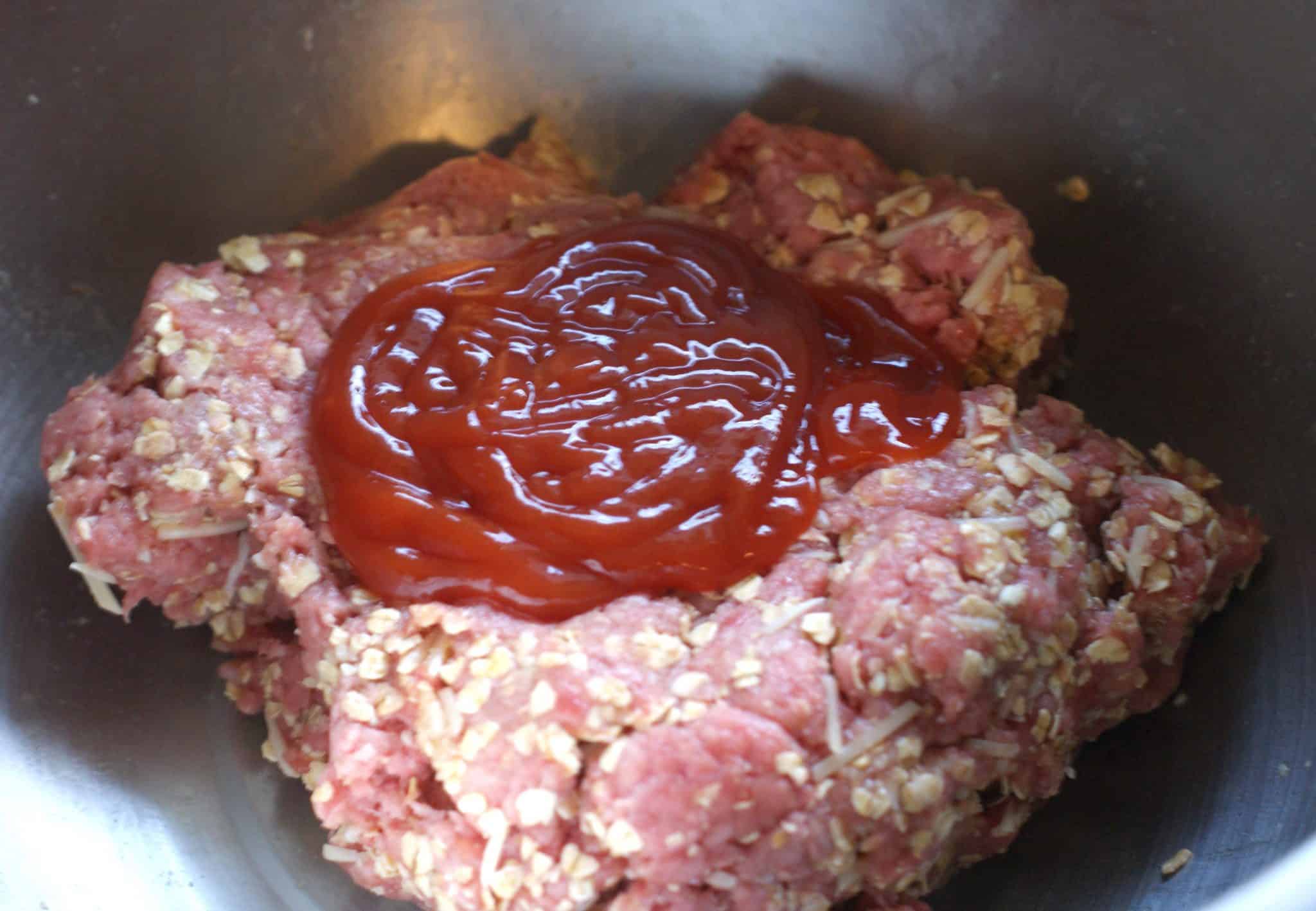 Raw Meatloaf - Easy Instant Pot Meatloaf & Potatoes recipe - #recipe #dinner #mealplanning #instantpot 