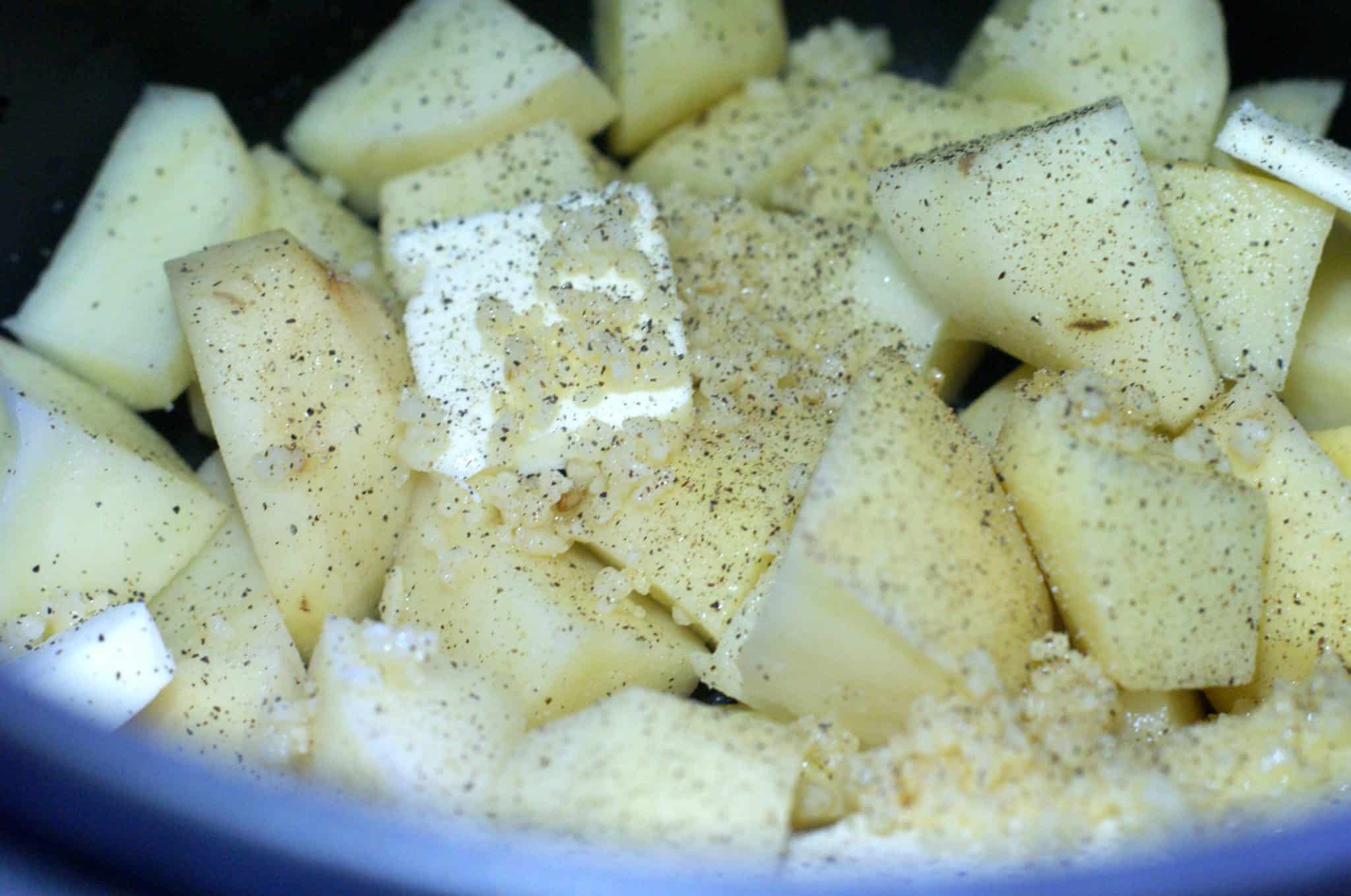 Raw potatoes in the instant pot - Easy Instant Pot Meatloaf & Potatoes recipe - #recipe #dinner #mealplanning #instantpot 