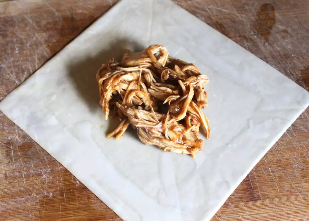 Looking for a delicious dinner option the kids are sure to love? This BBQ eggroll recipe is a must for your meal plan! Even better, it's an easy eggroll recipe you won't want to miss out on! #Recipe #MealPlanning #EggRolls #InstantPot #SlowCooker
