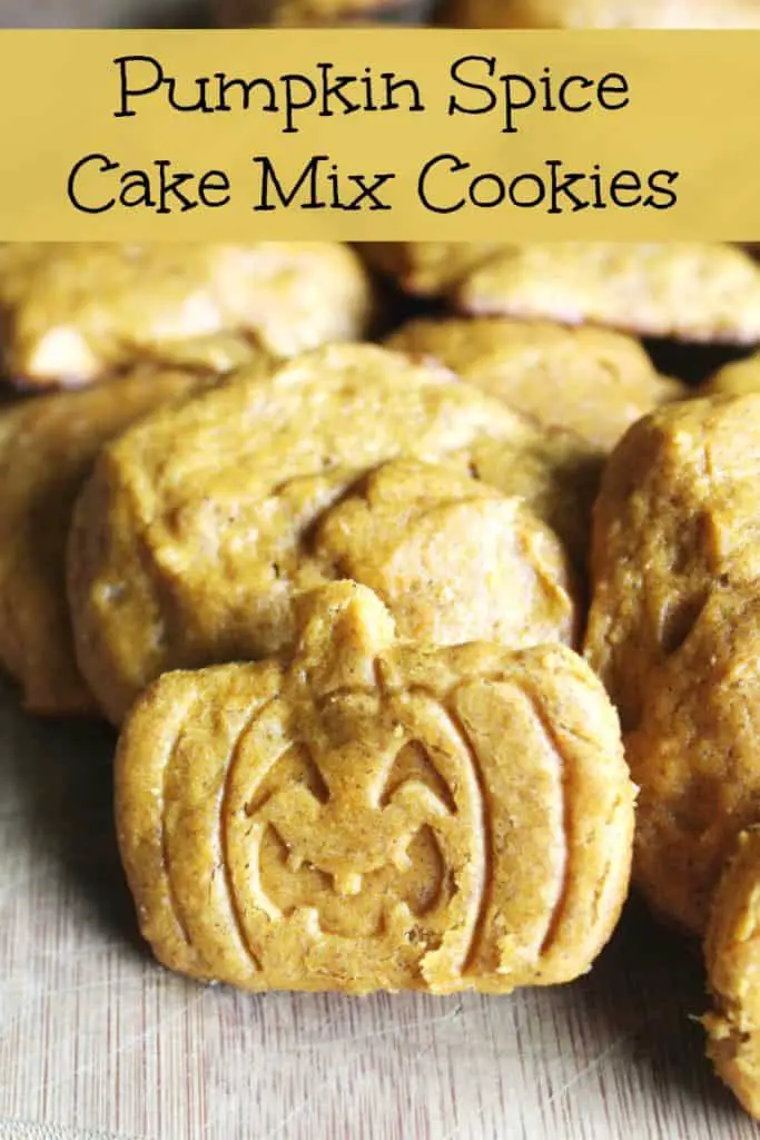 These pumpkin spice cake mix cookies are a must for your next fall party! Even better, they are easy to make, packed with flavor, and so fluffy! #Recipe #PumpkinSpiceRecipe 